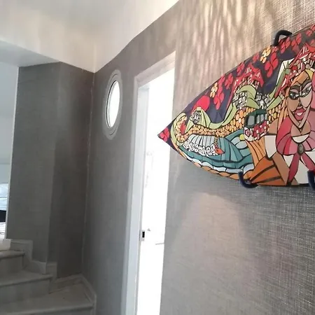 Hyper Centre Et Près De La 1er étage Appartement *