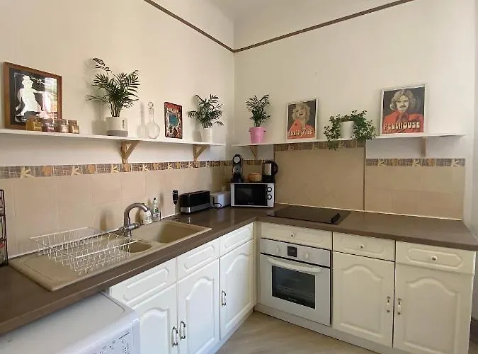 Appartement Hyper Centre Et Près De La 1er étage *